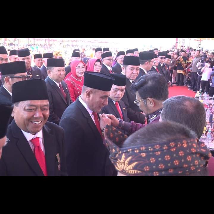 Edy Rahmayadi terima tanda kehormatan (photo istimewa)