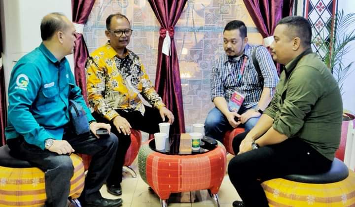 Wabup Simalungun tengah berbincang di PRSU (photo istimewa)