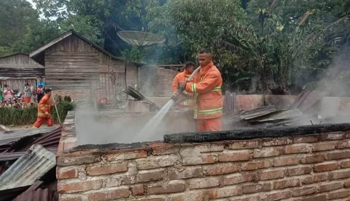 Rumah milik M Boru Simbolon yang ludes dilahap si jago merah (ist)