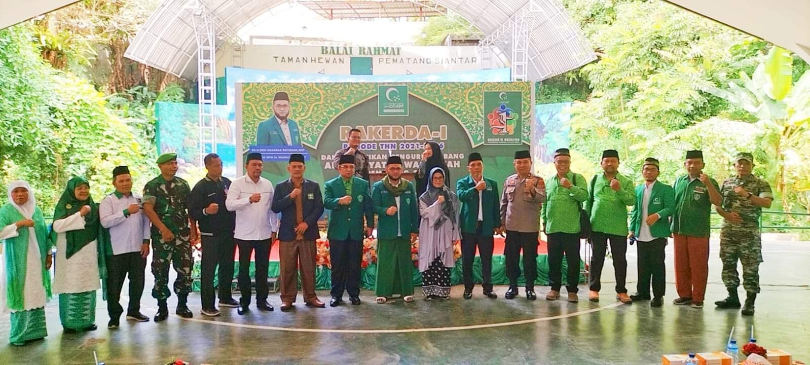 Photo bersama usai pembukaan Rakerda oleh Ketua PW Al Jam'iyatul Washliyah Provinsi Sumatera Utara Dedi Iskandar Batubara (Ist)