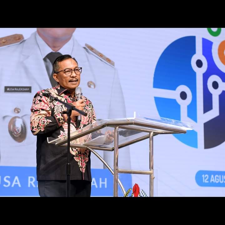 Kadis Kominfo Sumut Ilyas S Sitorus
di pelantikan Pengurus Pusat Gerakan Gadget Sehat Indonesia (GGSI) di Aula Raja Inal Siregar, Kantor Gubernur Sumut (IS)