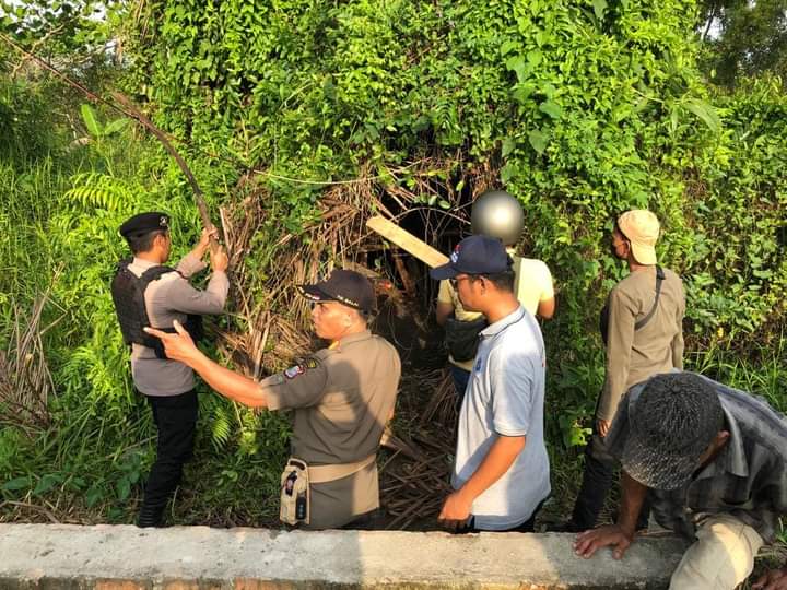 Ditutupi semak, gubuk yang dihancurkan dalam kegiatan GKN Sat Res Narkoba Polres Tanjungbalai(ist)