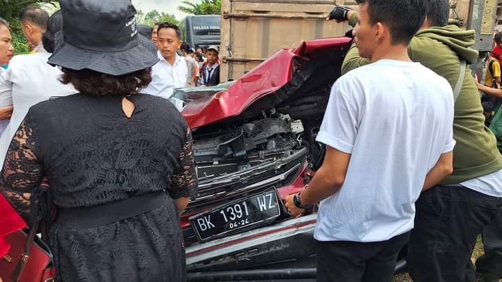 Mobil Toyota Rush BK 1391 WZ yang ditumpangi para almahrumah.(ist)