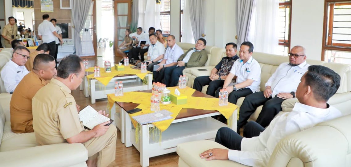 Audensi PTPN4 Sidamanik diterima oleh Bupati Radiapoh (photo istimewa)
