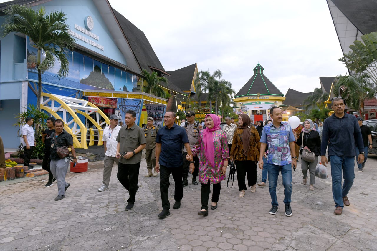 Gubsu dan rombongan meninjau PRSU Ke 49 (photo NSH9)