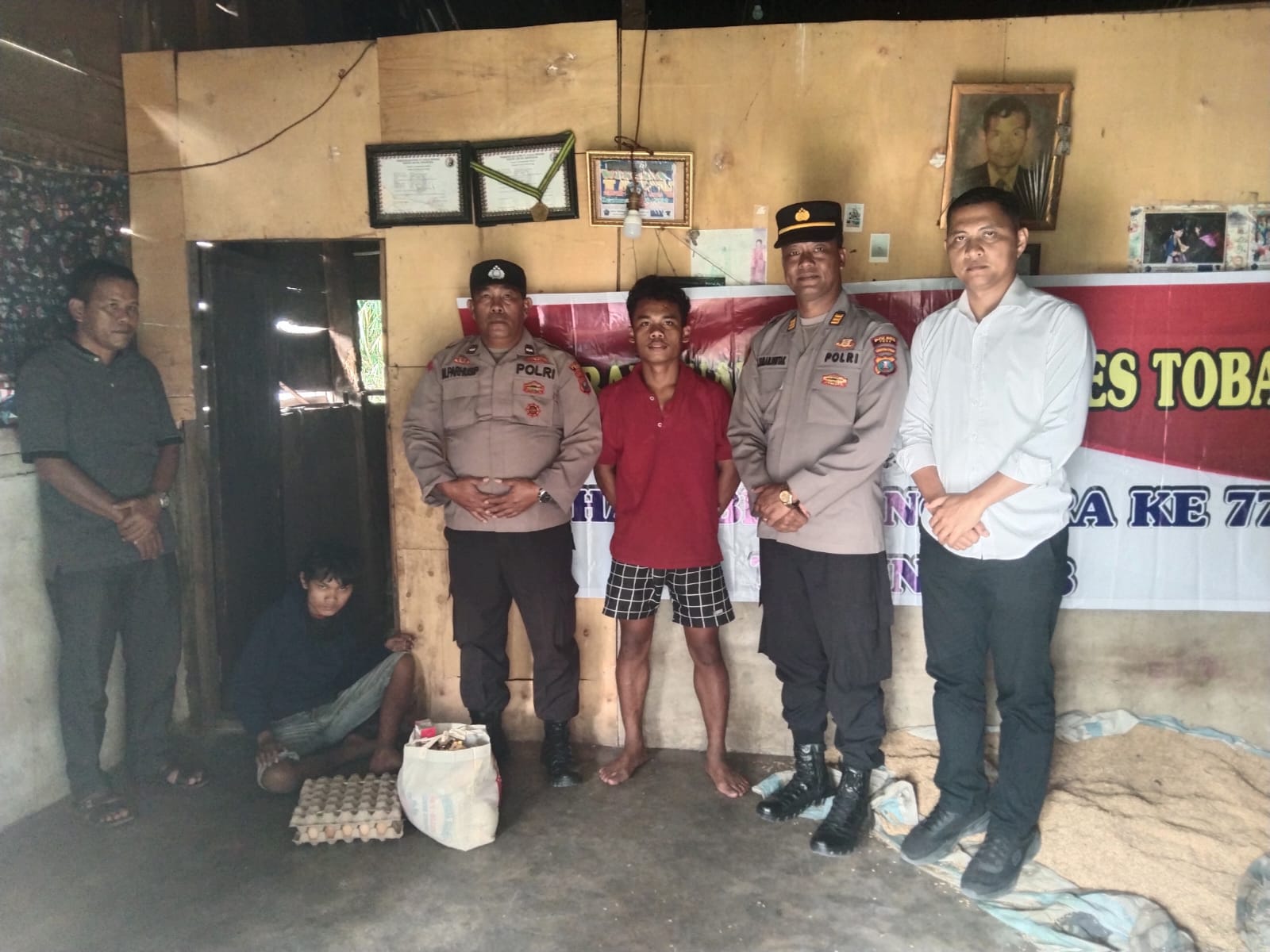 Warga penerima Bansos HUT Bhayangkara ke 77 Polsek Balige