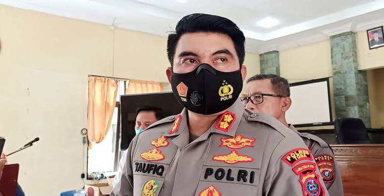 Kapolres Toba AKBP Taufiq Hidayat Thayep (Aldy)
