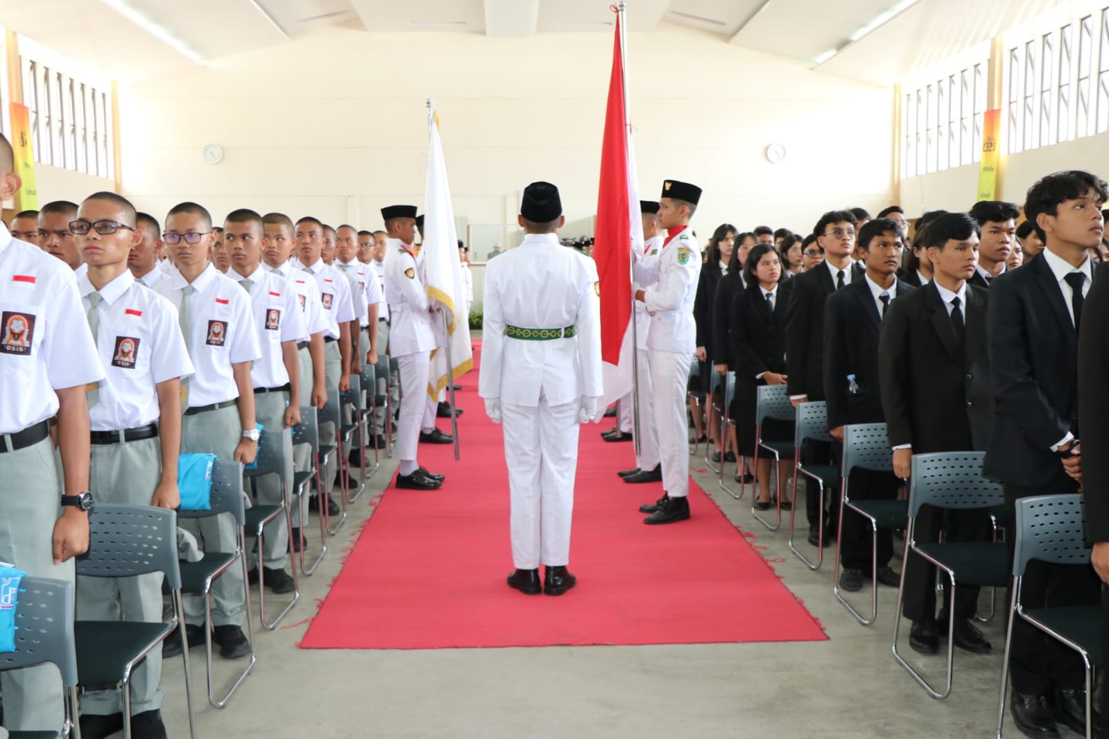 SMA Unggul Del memiliki motto “A Noble School for Noble Winners” (Ald)
