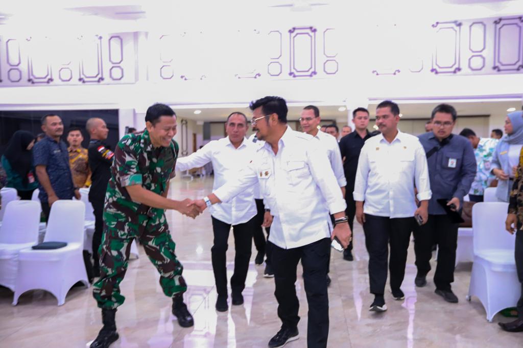 Mentan SYL pada acara Rapat Koordinasi (Rakor) Antisipasi Dampak El- Nino di Sumatera Utara(Sumut) bertempat di Aula Raja Inal Kantor Gubernur Sumut (Rel/NSH9)