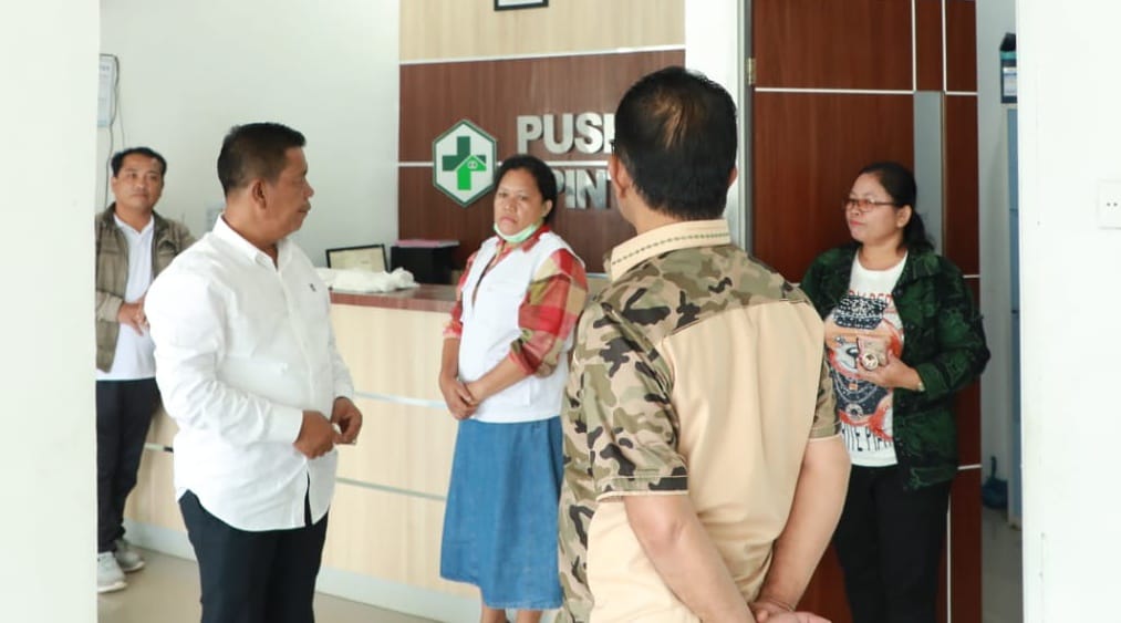 Bupati Simalungun Radiapoh Hasiholan Sinaga sidak di Puskesmas Sipintuangin (ist)