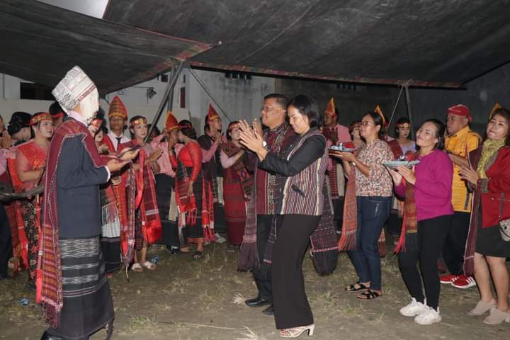 Pemkab Toba bangga kepada naposo