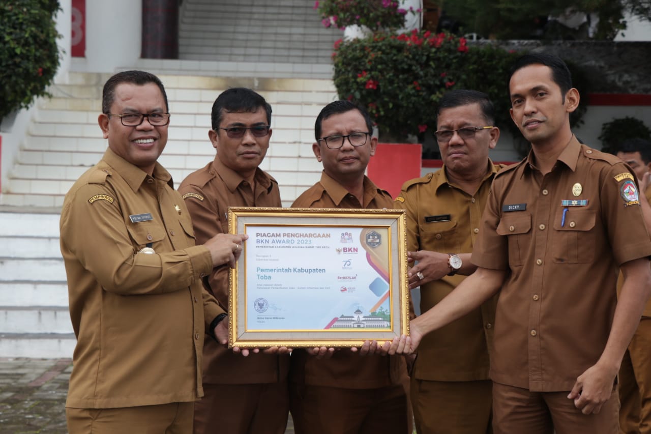 Pemkab Toba Terima BKN Award 2023,ASN ke Arah yang Lebih Baik.