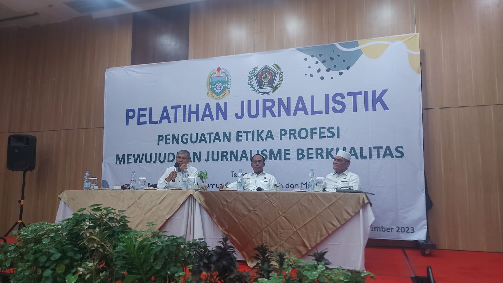 Narasumber: Sekretaris DKP PWI Sumut, War Djamil, Ketua DKP PWI Sumut Muhammad Syahrir, Wapemred Waspada H Sofyan Harahap