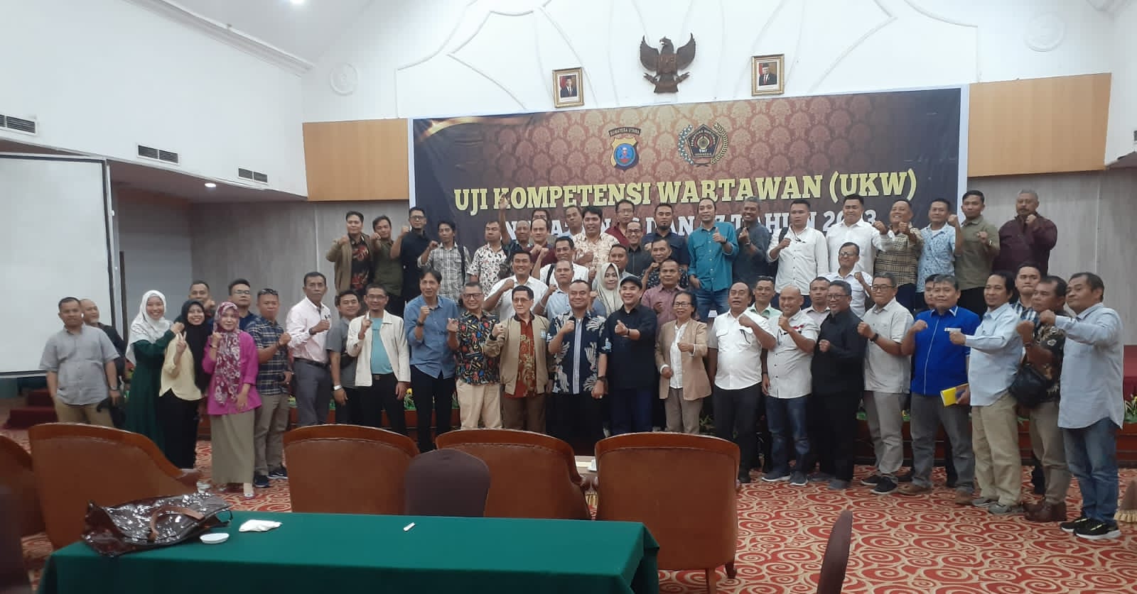 Ketua Bidang Organisasi Persatuan Wartawan Indonesia (PWI) Pusat, Zulmansyah Sekedang, Ketua PWI Sumut, Farianda Putra Sinik, para Penguji UKW dan Peserta UKM