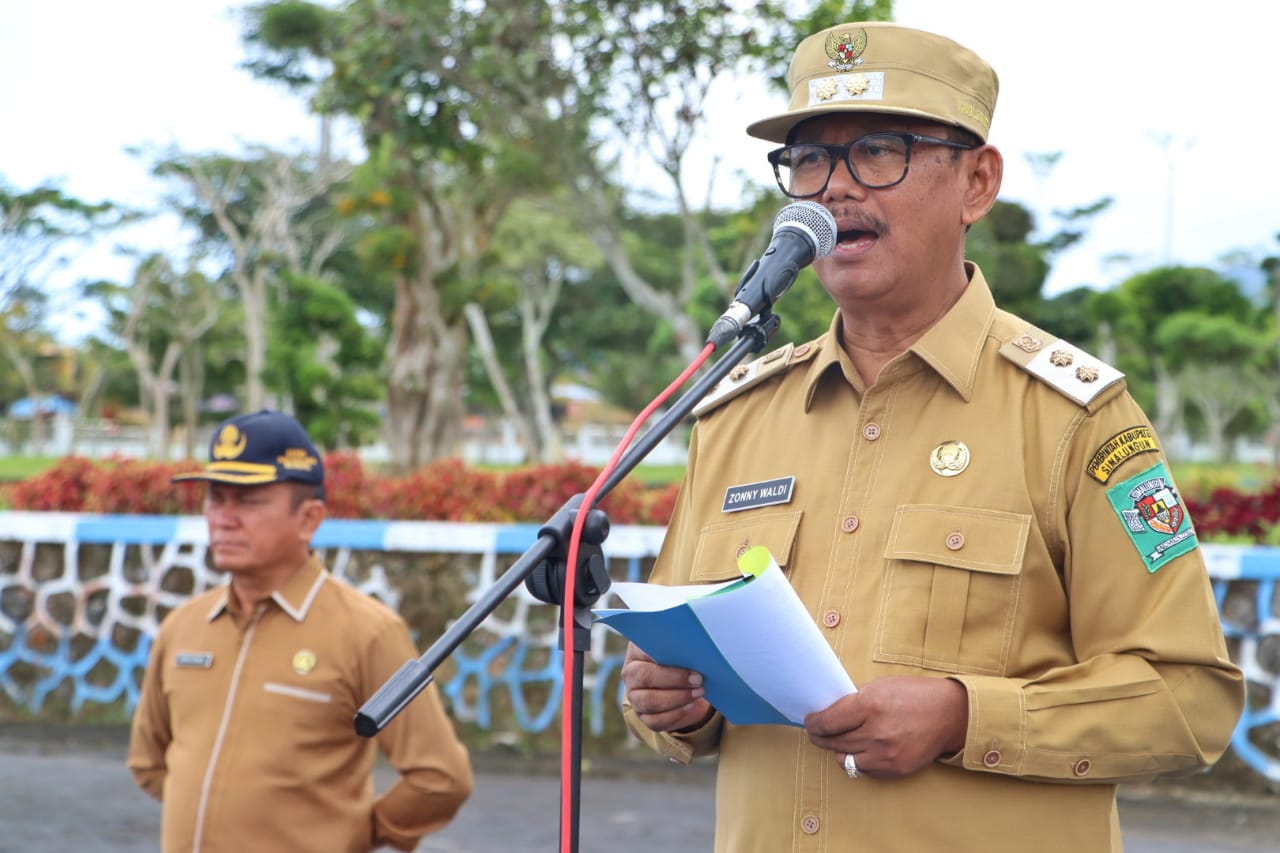 Wakil Bupati Zonny Waldi pimpin apel gabungan ASN Pemkab Simalungun pasca liburan Tahun Baru 2024