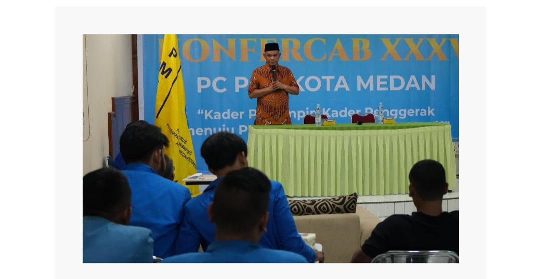 Kepala Badan Kesatuan Bangsa dan Politik (Kesbangpol) Kota Medan, Andy Mario Siregar mewakili Wali Medan saat menyampaikan sambutannya( ist)