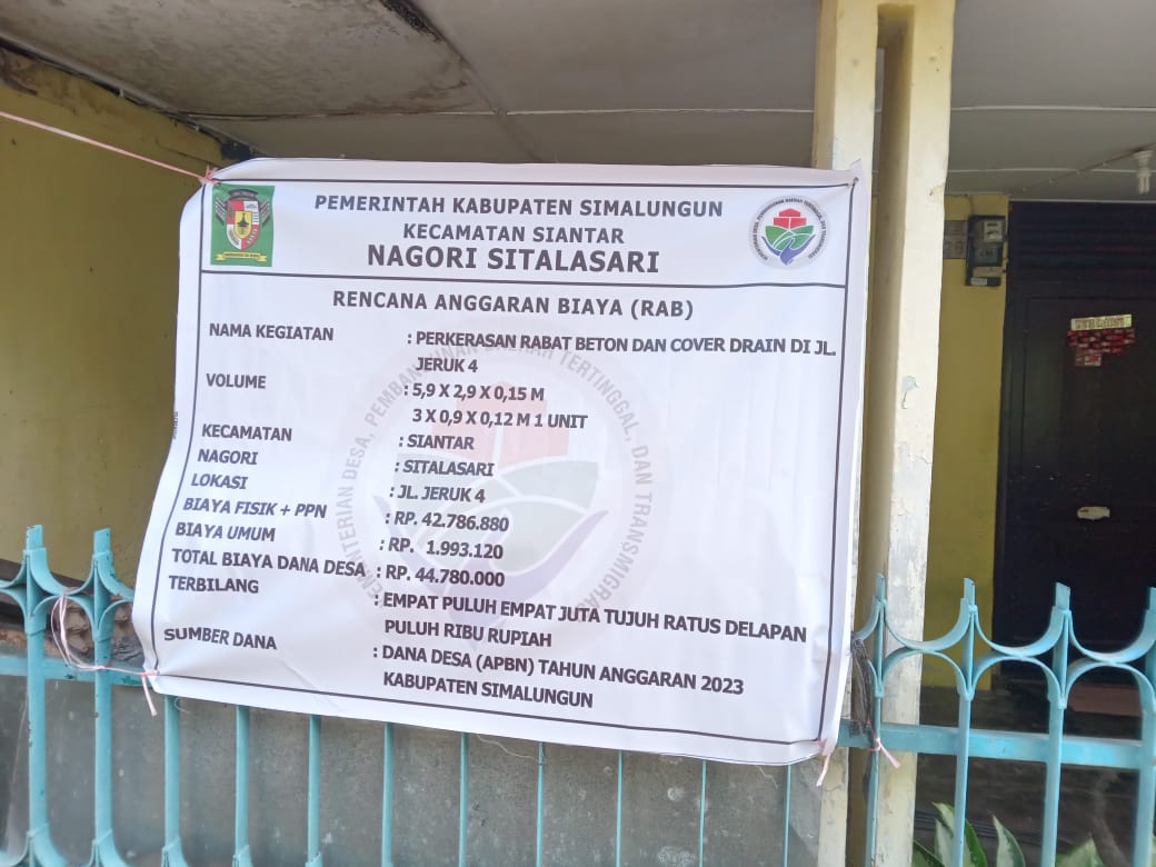 Korupsi anggaran plang, Pemnag Sitalasari manfaatkan pagar besi rumah masyarakat.