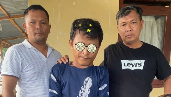 Pengedar sabu diapit dua orang petugas