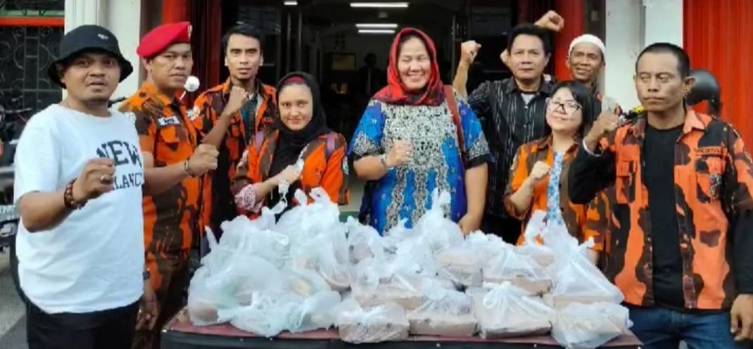 MPW PP Sumut Bagi Bagi Takjil Selama Ramadhan 1444 Hijjriyah