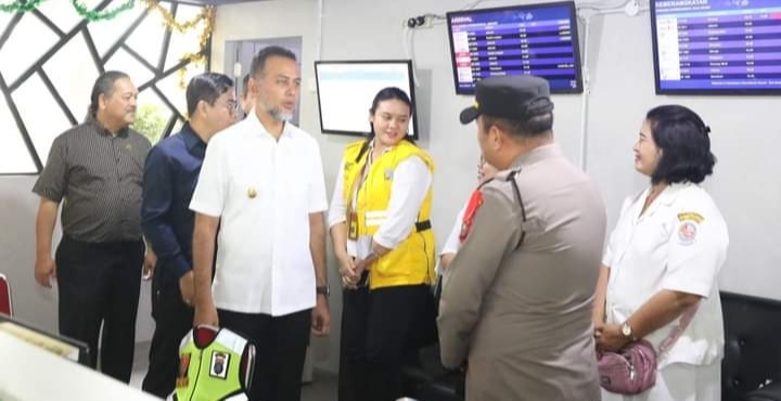 Musa Rajekshah meninjau arus mudik di Bandara Kualanamu