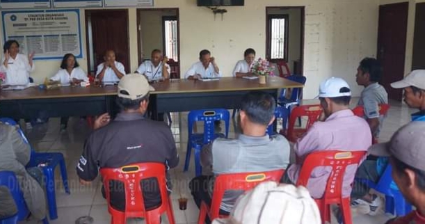 Sosialisasi cara mengatasi serangan hama monyet ekor panjang