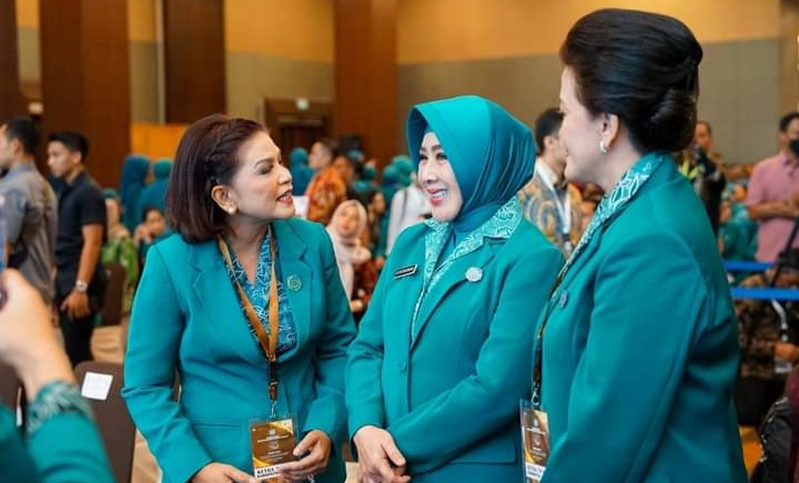 Ketua TP PKK Dairi Saat Bercengkrama