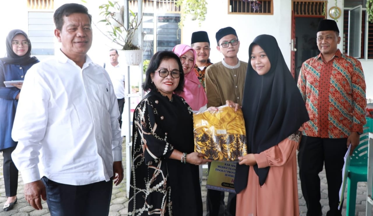 Bupati Radiapoh dan Istri bersama peserta STQH Simalungun