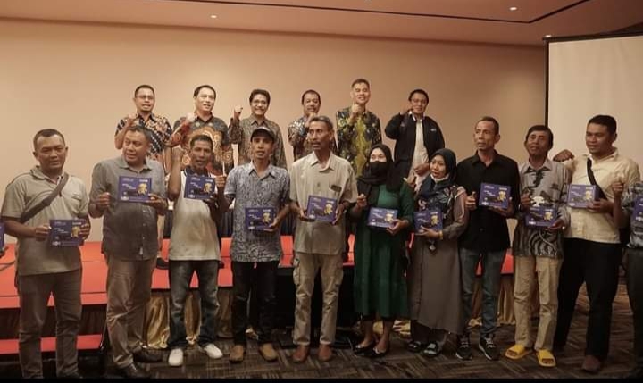 Kaiman Turnip Bersama Peserta Seremonial dan Bimtek STB