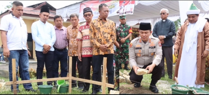 Peletakan batu oleh Kapolres disaksikan yang hadir (Photo Istimewa)