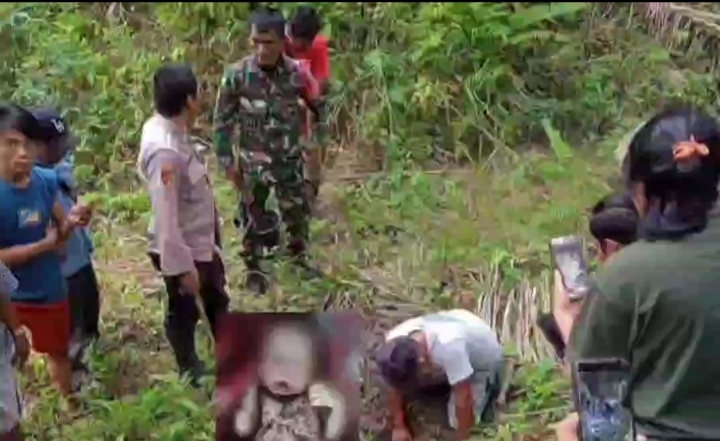 Proses penggalian jasad bayi dikubur hidup ibu kandungnya di Simalungun