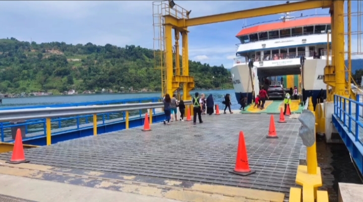 Ferry penyeberangan Danau Toba, Ajibata - Ambarita (ist)