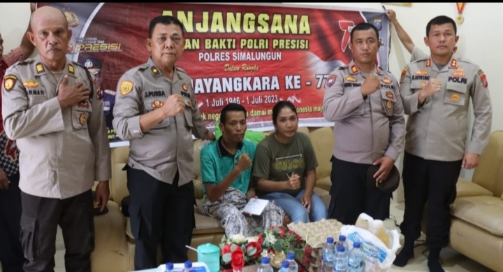Personel Polsekta Tanah Jawa yang alami sakit menahun dan dikunjungi serta disantuni Kapolres Simalungun