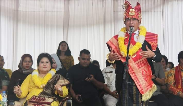 Edy Rahmayadi melepas pawai turut disaksikan Bupati Karo (ist)