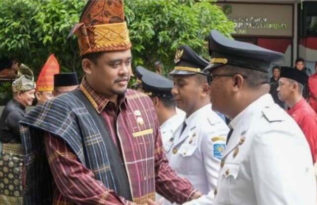 Bobby Nasution memberi selamatan