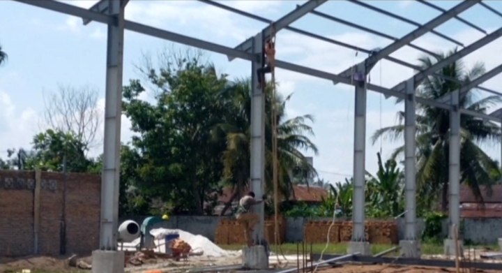 Pekerja tanpa alat keselamatan