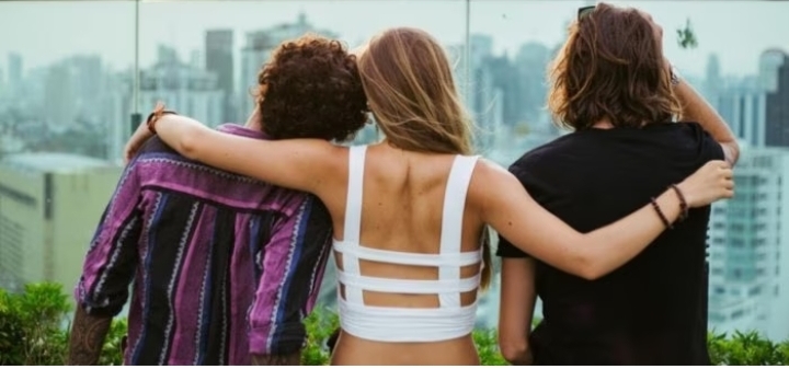 Ilustrasi threesome satu wanita dengan dua orang laki laki (ist)