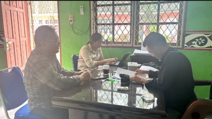 Bawaslu Simalungun saat menerima pelaporan M. Adil Saragih