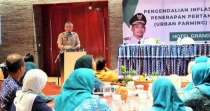 Wali Kota Medan, Bobby Nasution diwakili Asisten Perekonomian dan Pembangunan Setda Kota Medan, Agus Suriyono saat memberikan kata sambutannya