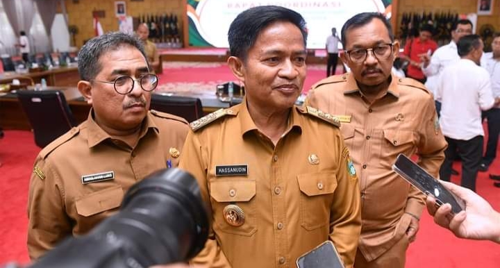 Penjabat Gubernur Sumatera Utara saat memberikan keterangan pers (ist)