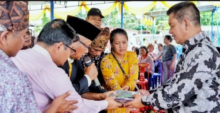 Bupati Simalungun menerima Dayok Binatur, makanan khas Simalungun