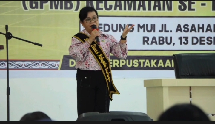 Ratnawati Radiapoh Hasiholan Sinaga saat menjadi narasumber di Literasi di MUI Jalan Asahan, Rabu (13/12/2023)