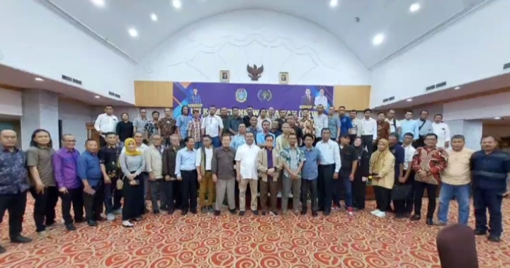 Usai penyelenggaraan UKW angkatan 64 dan 65 yang dilaksanakan PWI Sumut di Hotel Madani, Jumat (14/12/2023) sore. PWI Sumut umumkan hasil ujian. (ist)