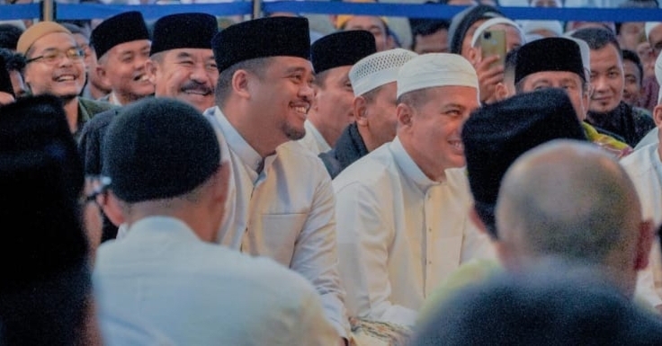 Wali Kota Medan, Bobby Nasution dan mantan Wagub sudah Musa Rajekshah mengikuti tausiah UAH ( ist)