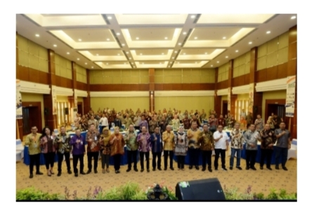 Sekretaris Daerah Provinsi Sumatera Utara (Sumut) Arief S Trinugroho mewakili Gubernur Sumut Hassanudin menghadiri acara Sosialisasi Peraturan Otoritas Jasa Keuangan (POJK) No 17/2023 tentang Penerapan Tata Kelola Bank Umum yang diselenggarakan di Ballroom PT. Bank Sumut ( ist)