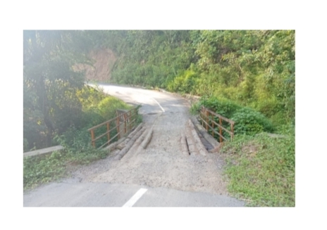 Jembatan darurat Binanga-as di Huta Liangdeak, tak lain kampung asal Bupati Simalungun Radiapoh Hasiholan Sinaga
