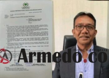 SK DPP Partai Golkar dan Ketua DPD II Partai Golkar Simalungun Timbul Jaya Sibarani yang saat ini sebagai anggota DPRD Sumut periode 2024-2029