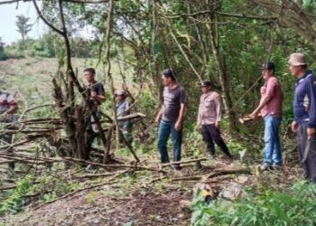 GMPLH bersama masyarakat dan Pemerintah dan Kepling setempat melaksanakan gotong royong