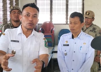 Wakil Bupati Simalungun Benny Gusman Sinaga pasca mendesak Camat Dobana segera melakukan pembersihan dan penataan terhadap Wisma Karya yang keadaan jorok dan kumuh