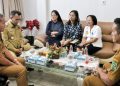 Wakil Bupati Benny Gusman Sinaga, Sekda Esron Sinaga, Kadis Kesehatan Edwin Tony Simanjuntak bersama pihak RS Harapan Pematang Siantar