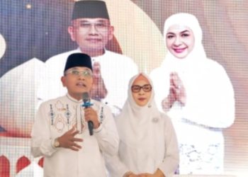 Bupati Anton Achmad Saragih bersama Ketua TP PKK Simalungun Darmawati Anton Achmad Saragih